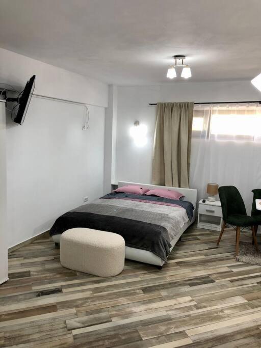 Garsoniera- Bulevard Dem Radulescu Râmnicu Vâlcea Exterior foto